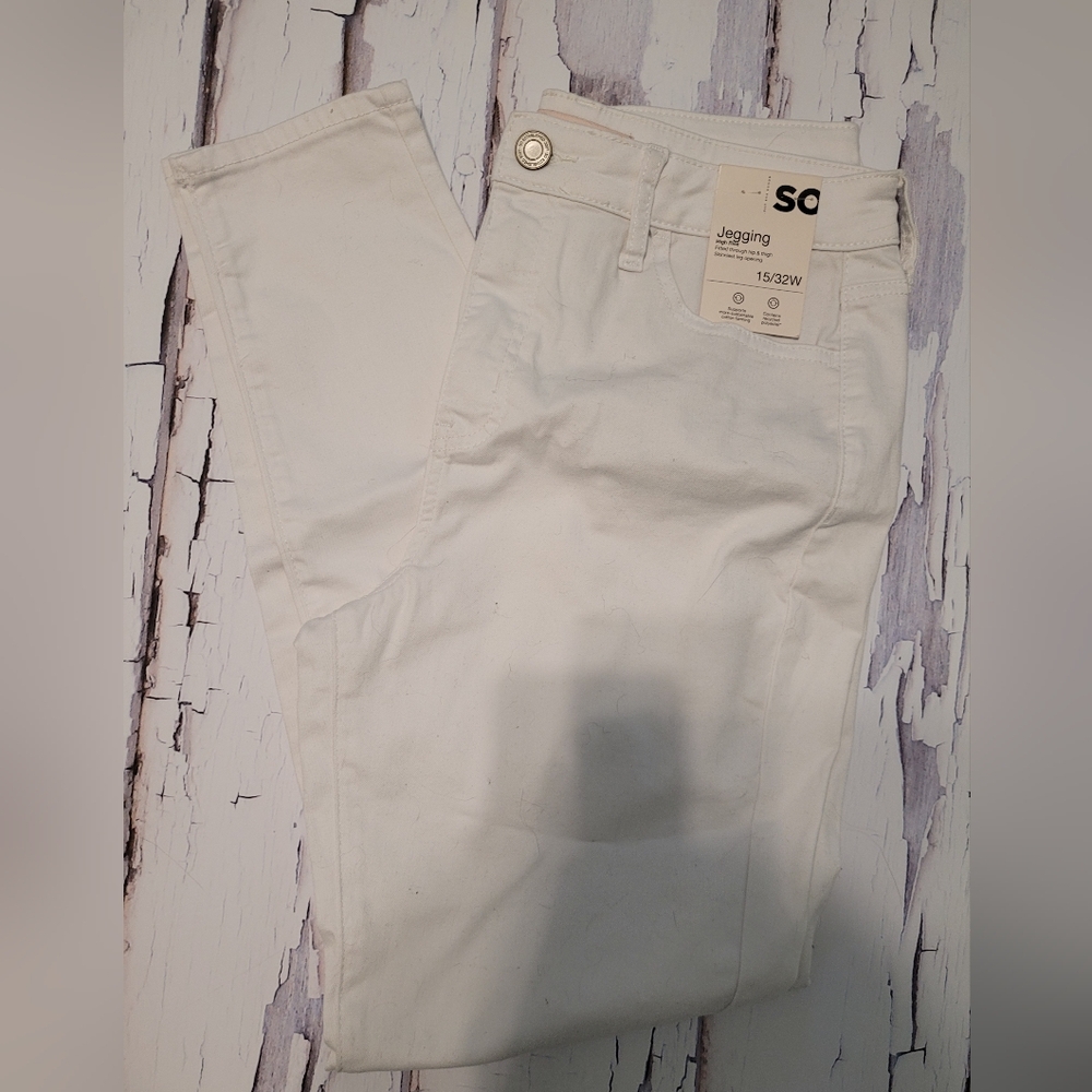 White skinny jeans